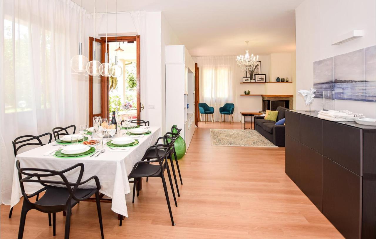 Cozy Home In Anguillara Sabazia With Kitchenette Exterior photo
