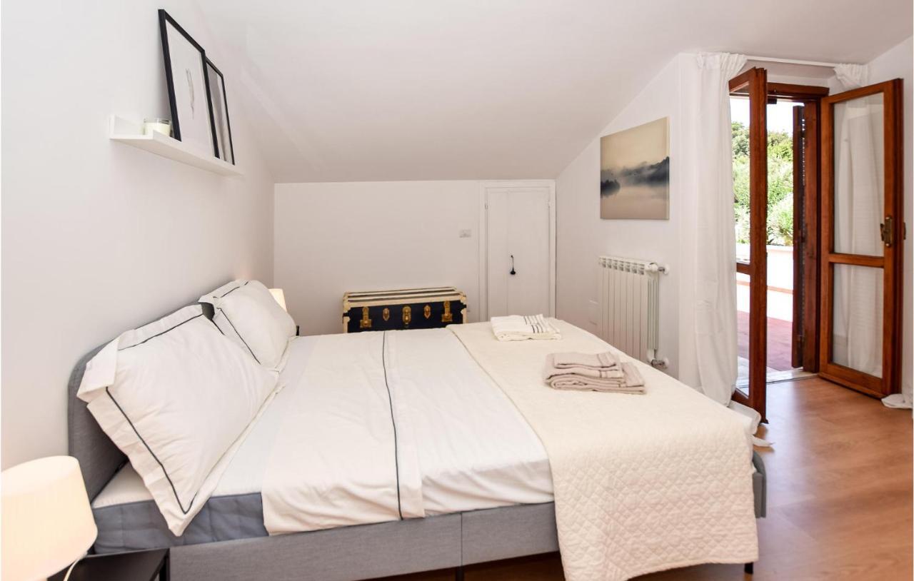Cozy Home In Anguillara Sabazia With Kitchenette Exterior photo